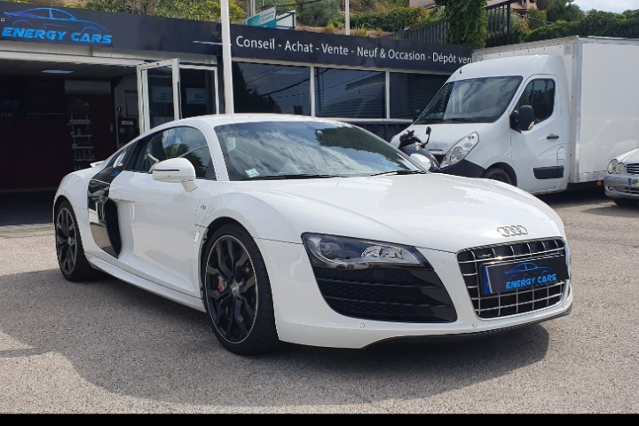 AUDI R8